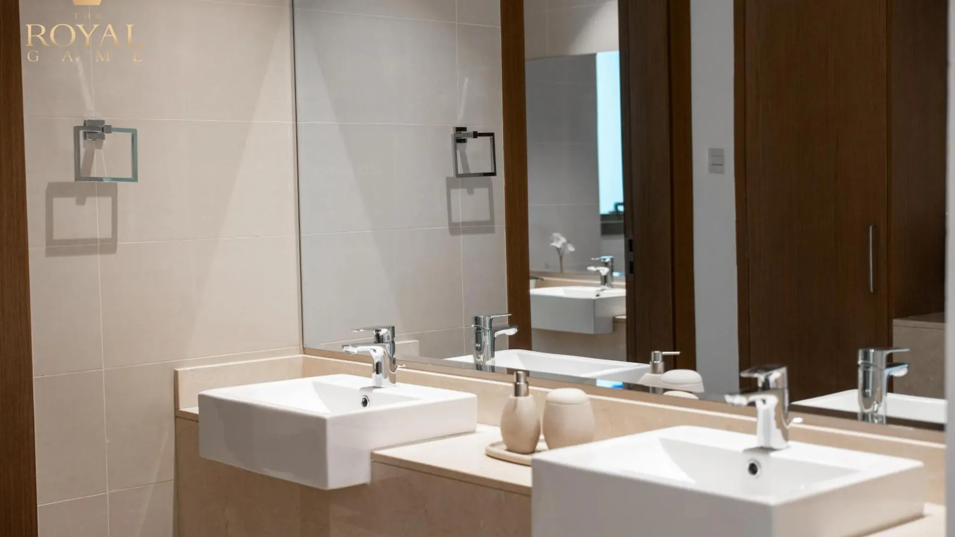 Luxury 5 Bedroom Villa With Atlantis View In Palm Jumeirah By The Royal Game Dubai